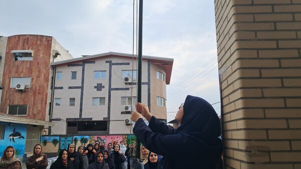 گرامیداشت هفته پیوند اولیا و مربیان در دبیرستان بهار آزادی قائمشهر