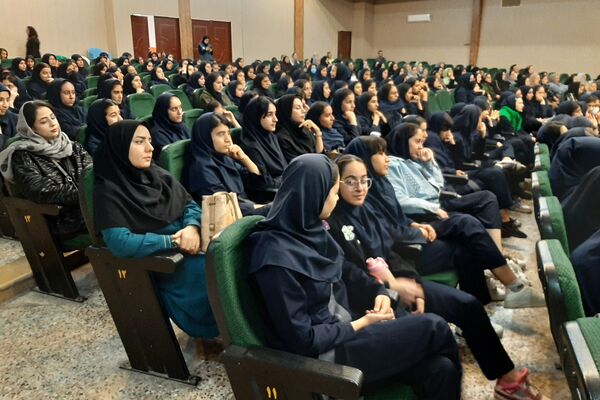 اولین جلسه هدایت تحصیلی دبیرستان پویش ناحیه ۳شیراز 