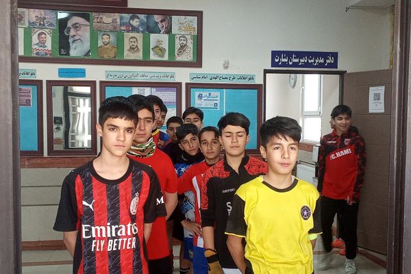  فینال المپیاد ورزشی درون مدرسه‌ای در دبیرستان بشارت بهارستان‌دو 