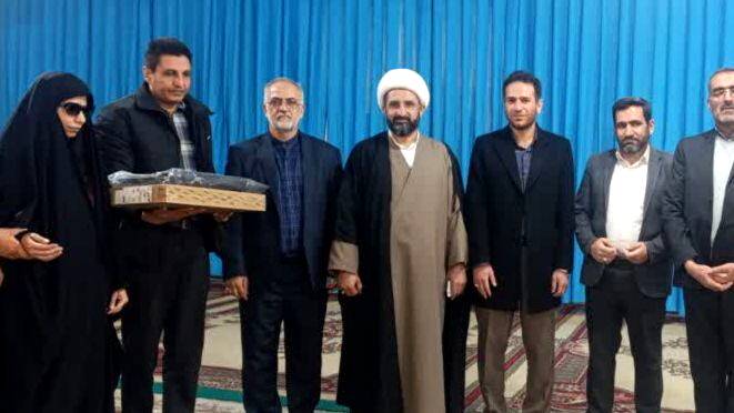 تجلیل از حافظ کل قرآن، مدد جوی روشن دل در نماز جمعه