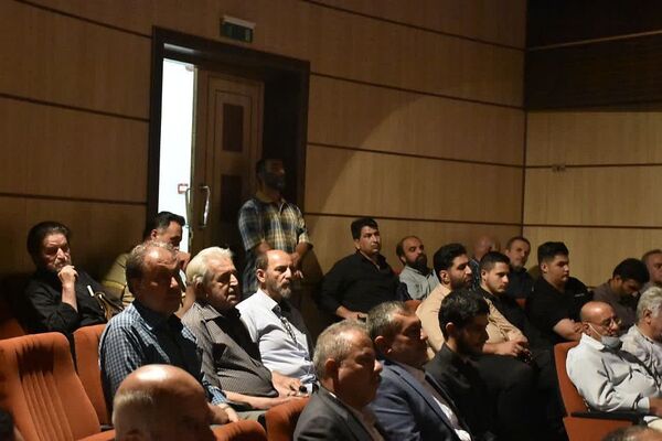 رونمایی از کتاب مجید فرزند حبیب در سالن آمفی تئاتر فرهنگسرای کوثر شهرستان دماوند 