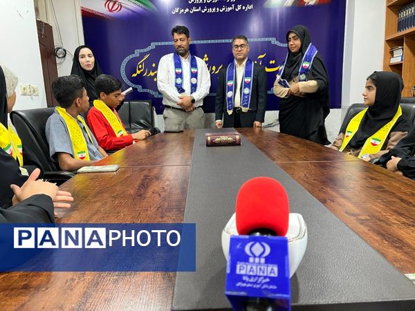 مراسم تجلیل از دانش‌آموز خبرنگاران بندرلنگه