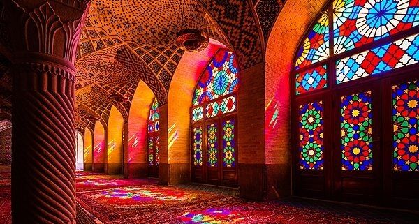 هنرهای بومی نماد هویت فرهنگی یک ملت هستند