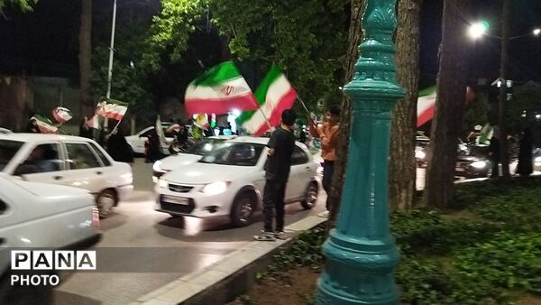 گذری بر میدان حافظ در   هشتاد و پنجمین شب از اجتماعات مردمی نیشابور