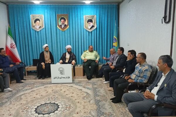 دیدار مسئولان و فعالان فرهنگی فامنین با امام‌جمعه 