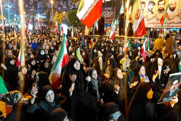  هفتادو چهارمین شب حضور که خاموش نمی‌شود