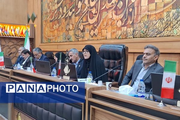 آموزش خانواده مهمترین راه حل در تربیت دانش‌آموزان