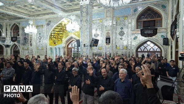 طنین یا حسین در سومین شب محرم از حرم حسین بن الموسی الکاظم (ع)