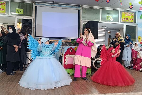 حضور پرشور دانش‌آموزان ناحیه 2  شهرری در جشن ولادت حضرت علی (ع)