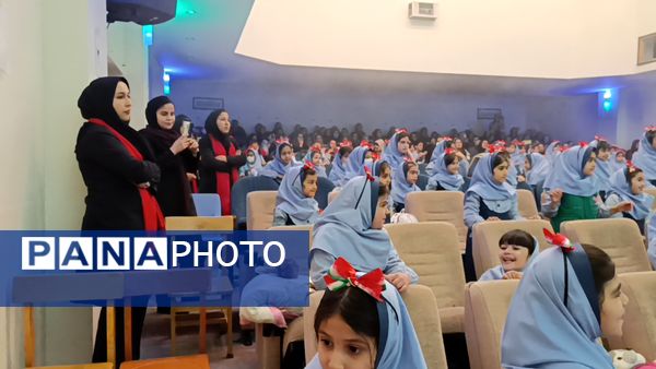 جشن یلدای مدرسه غیر دولتی مهر و ماه آشخانه 