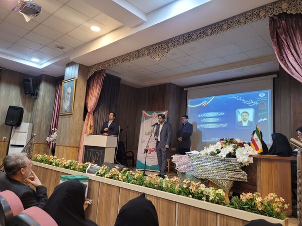 جلسه روسای انجمن مدارس ناحیه سه در دبستان مصلی‌نژاد حضرت زینب(س) 