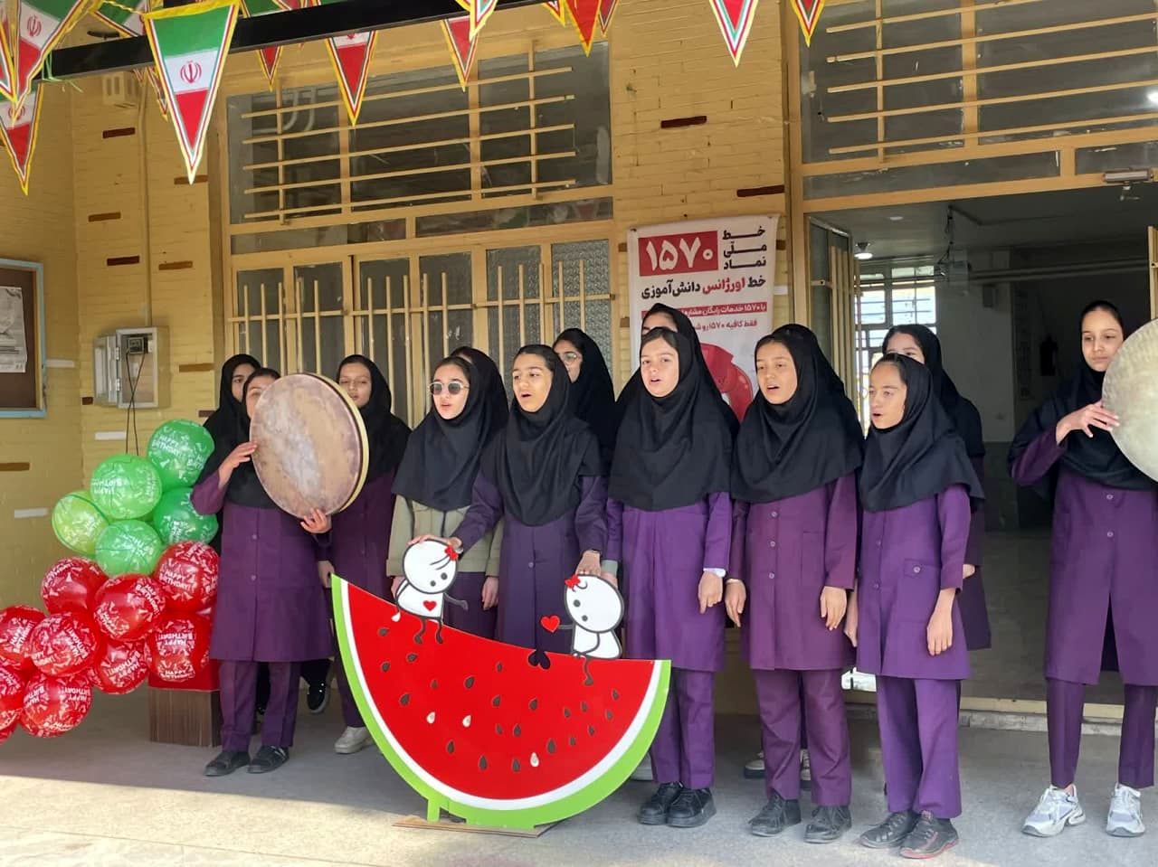 برگزاری جشن باستانی یلدا در دبیرستان دخترانه ابویی‌نژاد