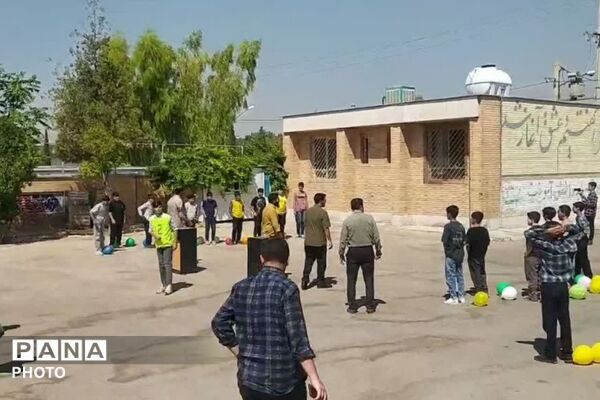 دورهمی صمیمی دانش‌آموزان جدیدالورود دبیرستان علوم و معارف صدرای ولایت