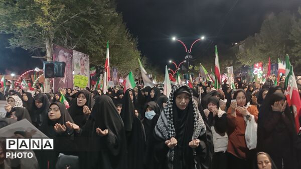 سی و دو شب مقابله؛ جمعیت پرشور تر از هر شب