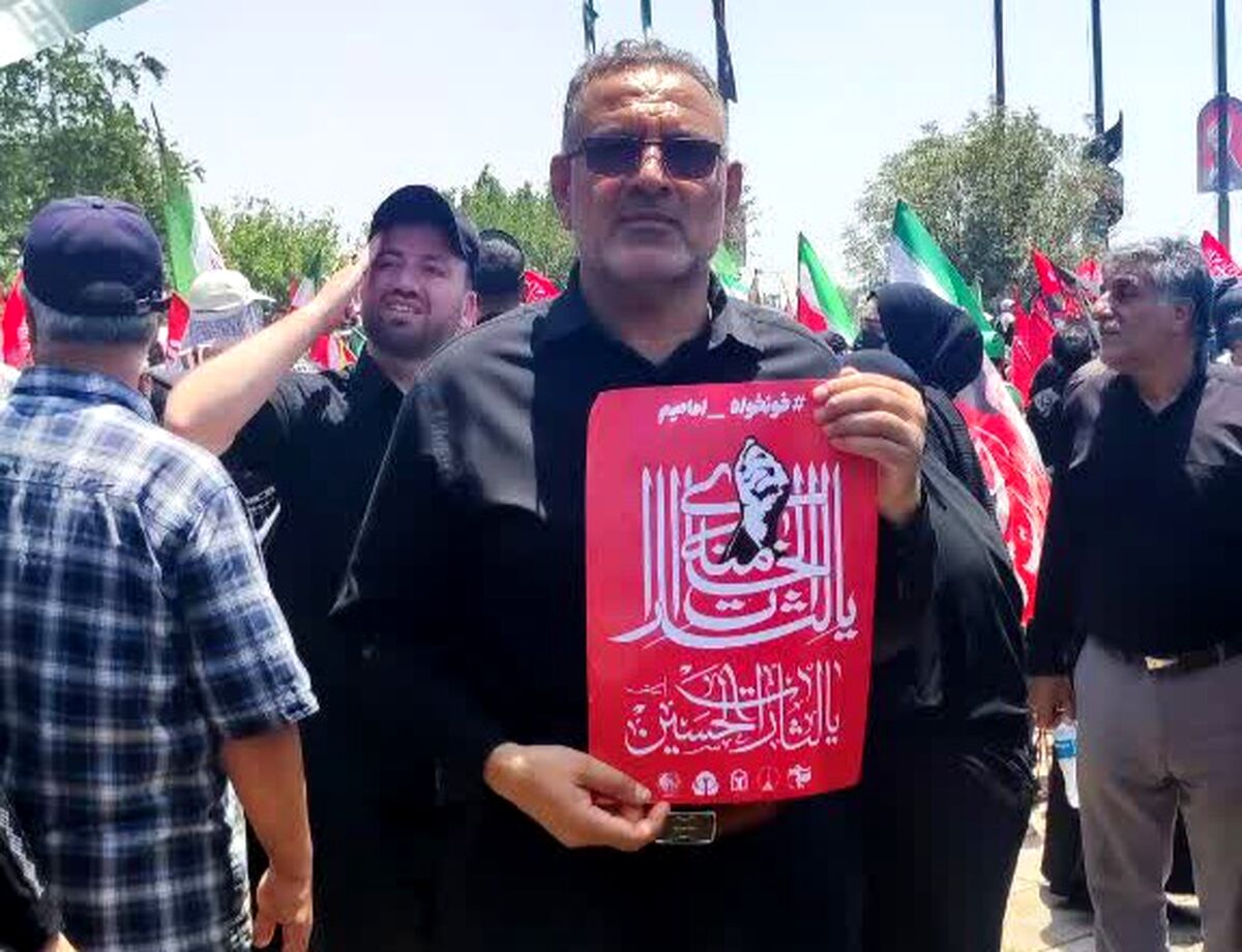مسول سازمان دانش آموزی استان خوزستان در بدرقه آقای شهید
