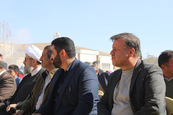 آیین کلنگ زنی مدرسه شش کلاسه در شهرستان بن