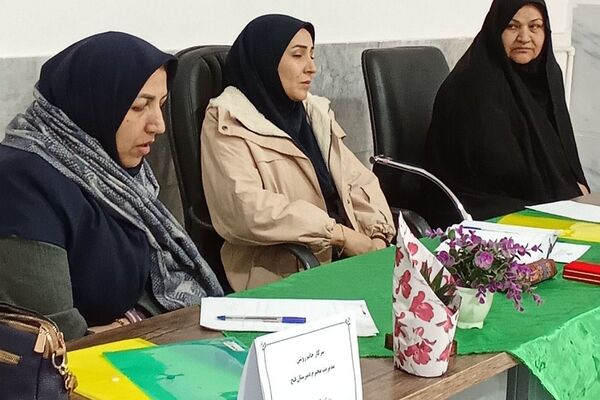برگزاری جلسه قطبی مدیران در دبیرستان پورغلامی بهارستان‌۲
