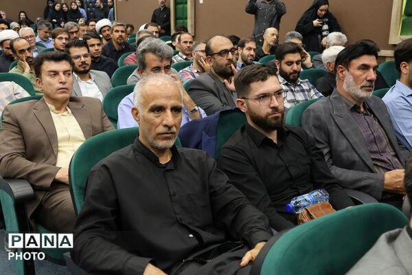 آیین تجلیل از منتخبین استانی اجلاسیه نماز