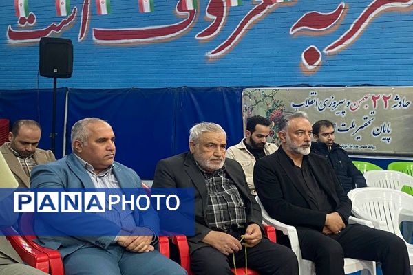 یاوران انقلاب؛روشنای مسیر نوجوانان امروز