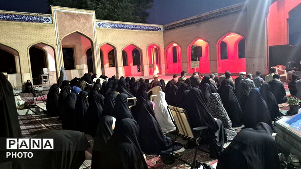 شب‌های نورانی گلزار شهدا در تجمعات مردمی در فارسان