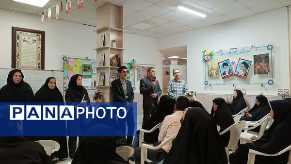 اولین مجمع عمومی اولیا و مربیان در دبیرستان شاهد ارض اقدس 