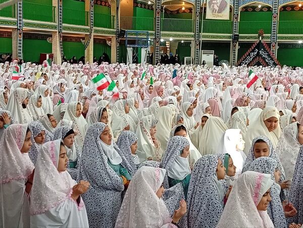آیین زیبای جشن تکلیف دختران یزدی در حسینیه محمود آباد