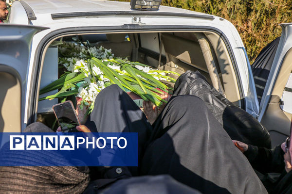  استقبال مردم ارومیه از شهدای گمنام دفاع مقدس