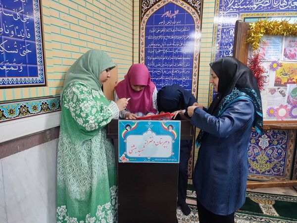 جشن میلاد بانوی صبر و شجاعت در دبیرستان شهید بهشتی