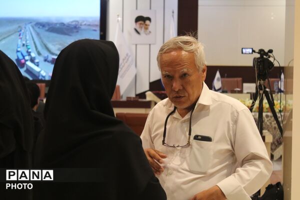 هم‌اندیشی رؤسای ادارات فرش کشور در مشهد برای تقویت صنعت فرش ایران