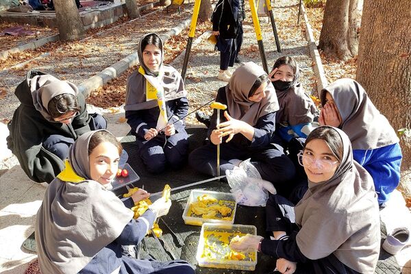 اعزام دانش آموزان شهرستان ورامین به اردو یک روزه تمشک