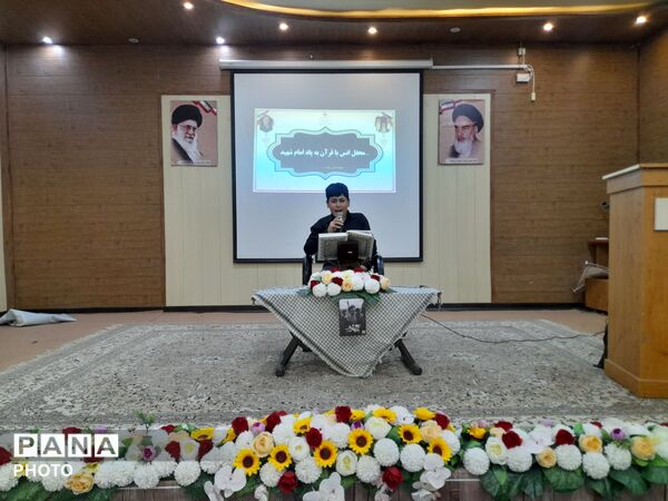  طنین فریاد استکبارستیزی دانش‌آموزان زاوه با اجرای سرود «باید برخاست»