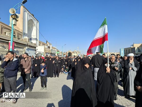 یزد، عزادار در سوگ پدر