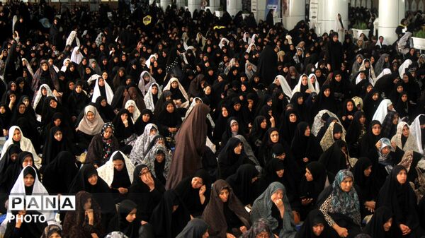 حضور پرشور مردم در نماز جمعه؛ نمایش وحدت و اقتدار ملی