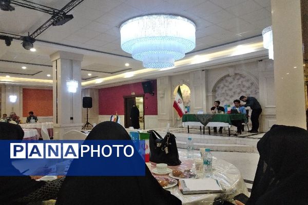 دوره و کارگاه تعاملی مربی، راهبر نسل جدید در مشهد