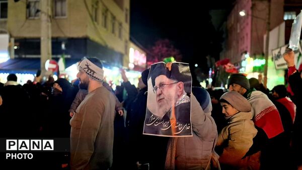 حماسه پرشور مردم فردیس، از ادای احترام به مقام شامخ شهیدان تا محکومیت جنایات استکبار جهانی