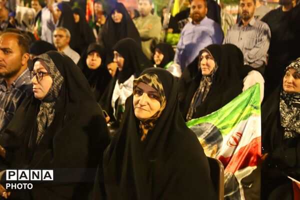 بازتاب حضور گسترده جامعه فرهنگی تبریز در سالگرد شهدای دفاع مقدس ۱۲روزه