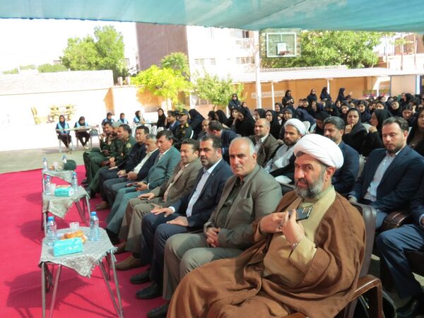 نواختن زنگ سپاس معلم در هنرستان محمودیه بجنورد