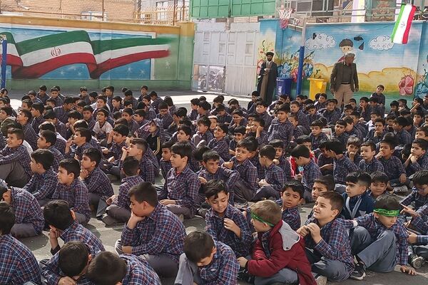  مراسم مصباح الهدی با محوریت امام سجاد (ع) در دبستان علامه طباطبایی پیشوا