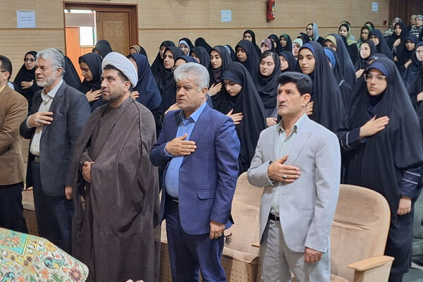تقدیر از چهره های روشن در محفل ایمان 