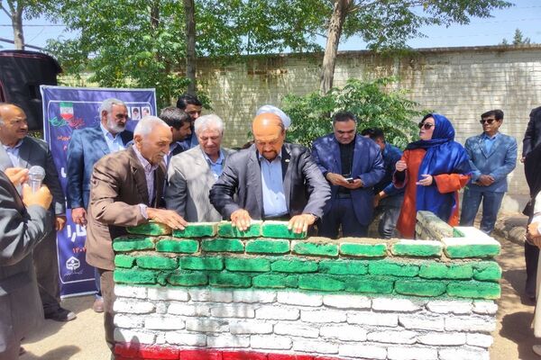 آیین خشت‌گذاری هنرستان اطلس روان کارا شهرستان پاکدشت 
