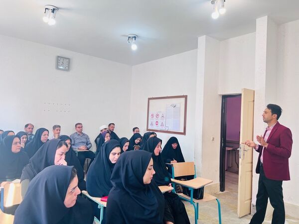 برگزاری روز اول کارگاه توانا با حضور جمعی از معلمان در سملقان