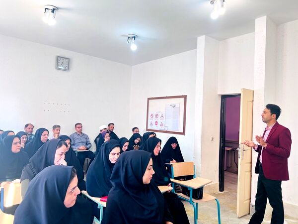 برگزاری روز اول کارگاه توانا با حضور جمعی از معلمان در سملقان