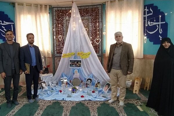 یادواره شهدا و محفل انس با قرآن در دبستان علامه طباطبایی پیشوا