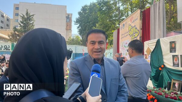 جشن عاطفه‌ها در مدرسه غیردولتی پویا یاسوج 
