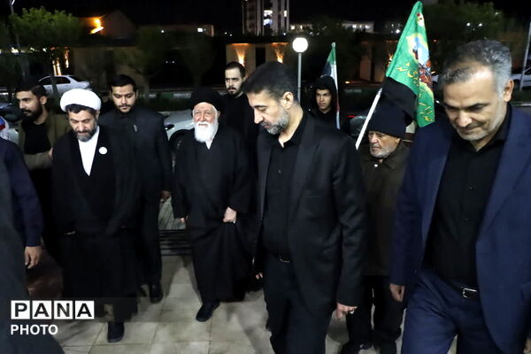 شب اربعین قائد امت اسلام در دانشگاه آزاد اسلامی مشهد