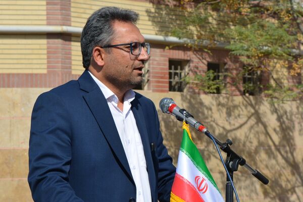 حاج مجید خوئی و بانو کمپانی، سازندگان ۹ کلاس جدید برای دختران بهارستانی