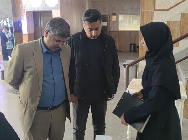 بازدید معاون پرورشی و تربیت بدنی ناحیه سه از دبیرستان مصلی‌نژاد ام البنین 