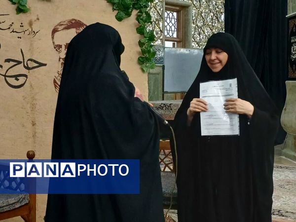 محفل هفتگی هیات «معصومانه» با حضور دختران دبیرستانی در قم