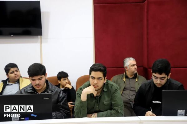 جلسه هم‌اندیشی نقش آفرینی دانش‌آموزان پیشتاز در جنگ رمضان