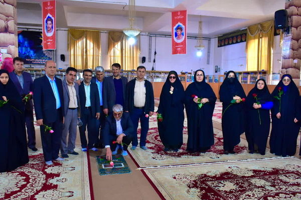 به مناسبت ولادت حضرت فاطمه زهرا (س)
آیین پیاده‌روی کارکنان آموزش و پرورش کهگیلویه و بویراحمد برگزار شد